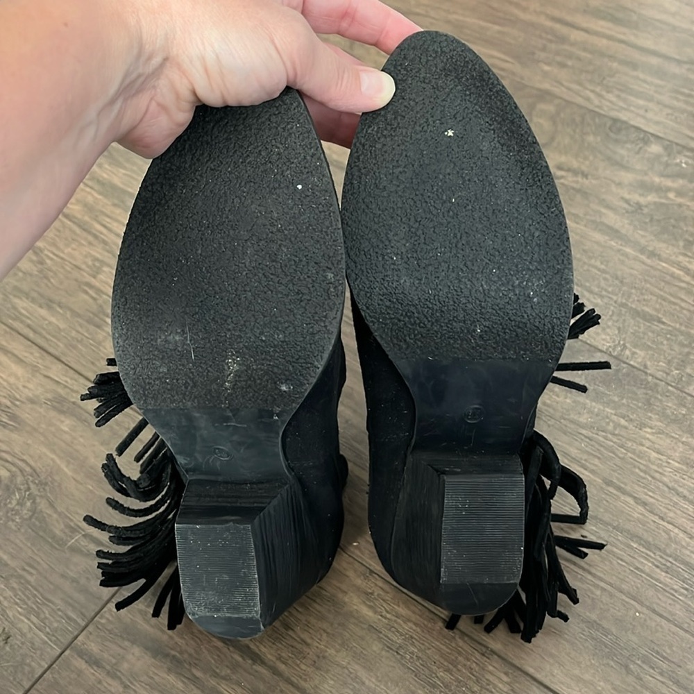 Coconuts by Matisse Fringe Boho Suede Bootie EUC - Picture 5 of 14